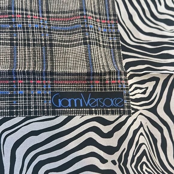 Zebra and Plaid Patterned Scarf Gianni Versace (BK1) - Picture 2 of 2